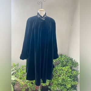 Vintage opera swing coat black velvet with faux pearls accents so L/XL  One Up